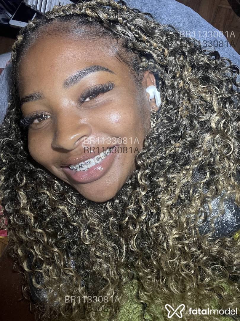 Acompanhante mulher com cabelo castanho de olhos castanhos em Rio de Janeiro - Shunshine