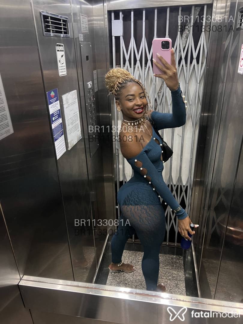 Acompanhante mulher com cabelo castanho de olhos castanhos em Rio de Janeiro - Shunshine