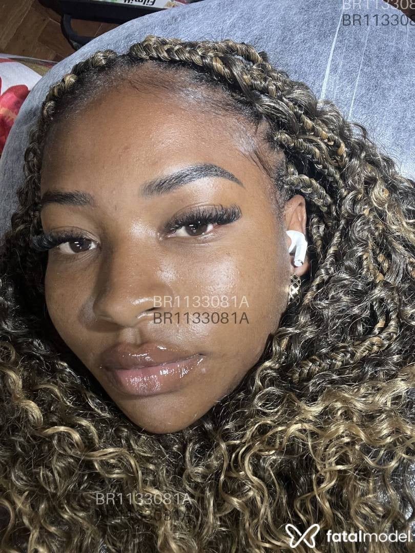 Acompanhante mulher com cabelo castanho de olhos castanhos em Rio de Janeiro - Shunshine