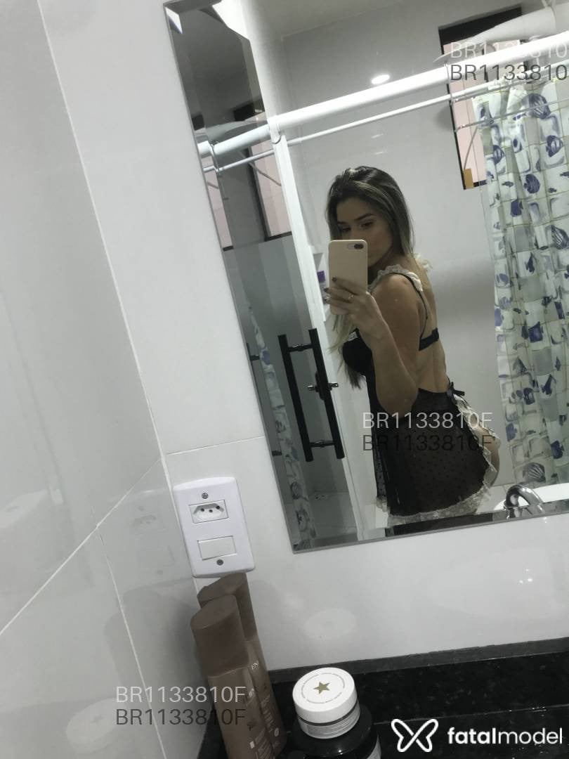 Acompanhante mulher loira (o) de olhos castanhos em Parnaíba Acompanhante mulher loira (o) de olhos castanhos em Parnaíba - Gabriela