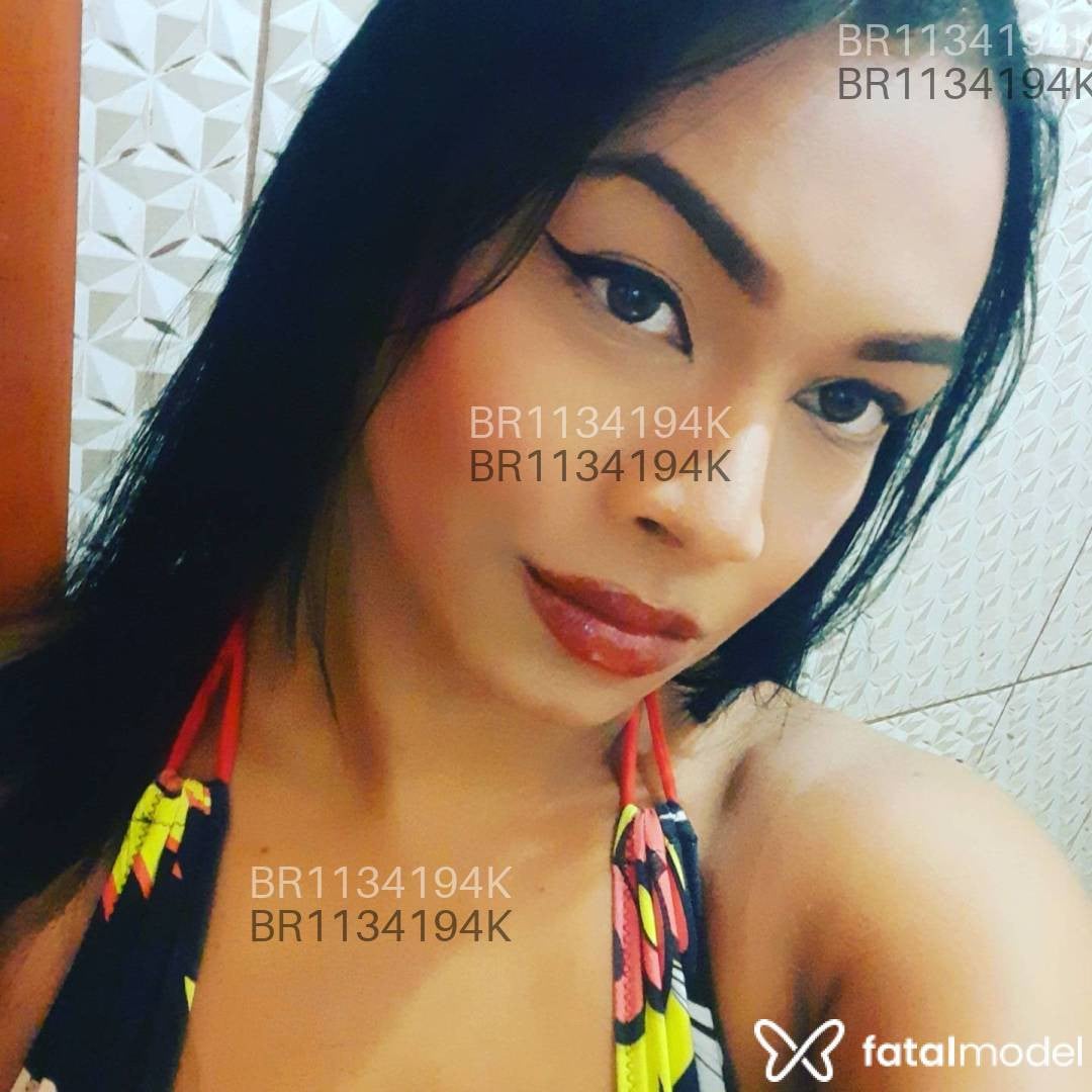 Acompanhante mulher trans com cabelo castanho de olhos castanhos em Tangará da Serra Acompanhante mulher trans com cabelo castanho de olhos castanhos em Tangará da Serra - Karina