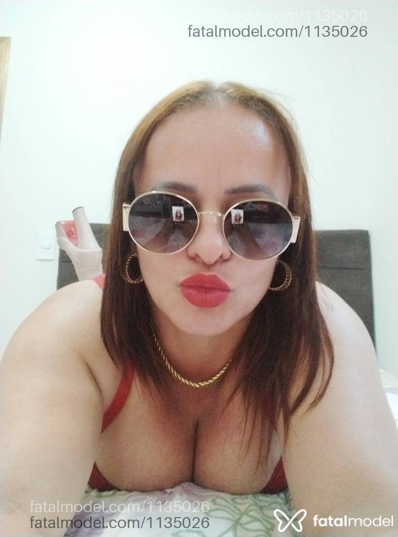 Acompanhante mulher morena (o) de olhos castanhos - Paula