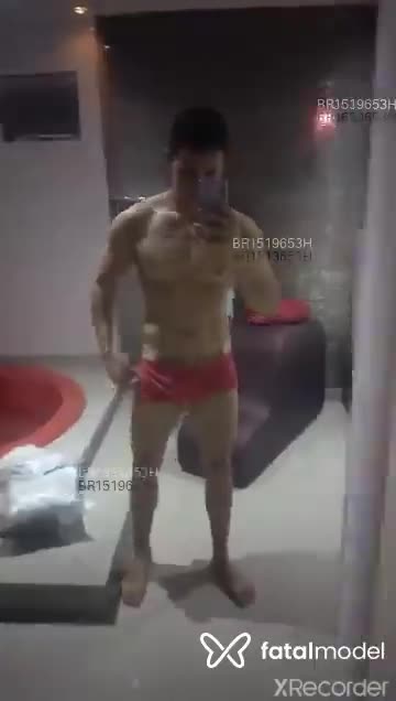 Acompanhante homem morena (o) de olhos castanhos - Vitao