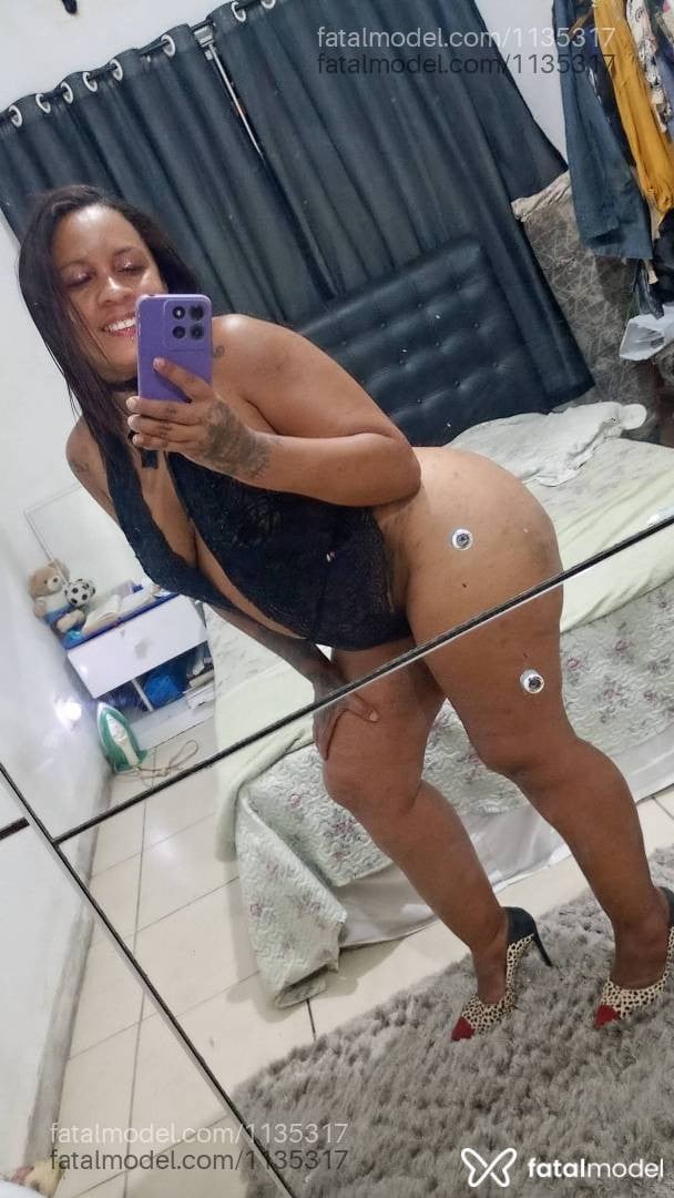Acompanhante mulher com cabelo castanho de olhos castanhos - Camila Barros Acompanhante mulher com cabelo castanho de olhos castanhos - Camila Barros