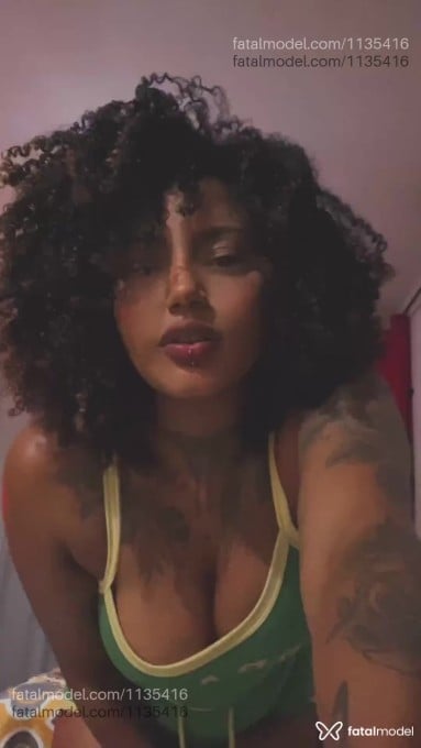 Acompanhante mulher com cabelo castanho de olhos castanhos em Jaraguá do Sul - Amora