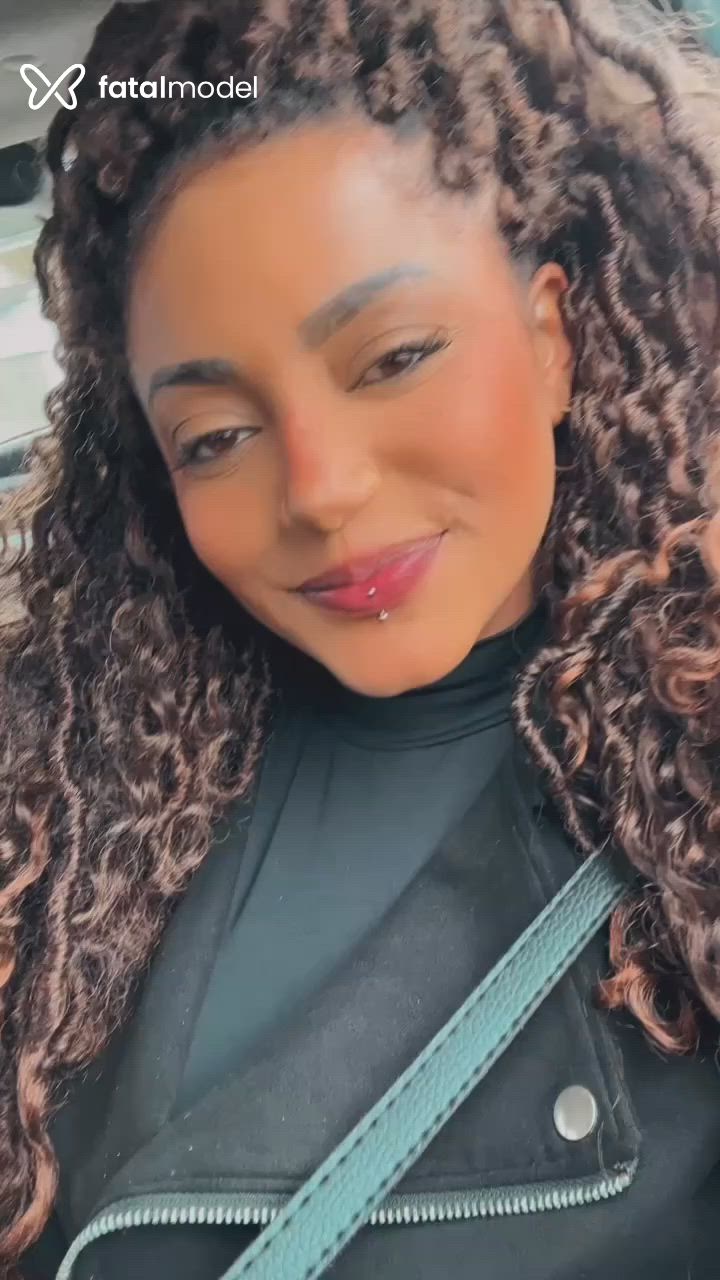 Acompanhante mulher com cabelo castanho de olhos castanhos em Jaraguá do Sul Acompanhante mulher com cabelo castanho de olhos castanhos em Jaraguá do Sul - Amora