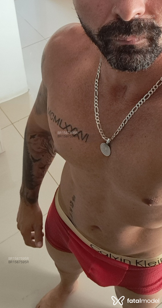 Acompanhante homem com cabelo castanho de olhos castanhos em Virtual Acompanhante homem com cabelo castanho de olhos castanhos em Virtual - Victor Lorenzzo
