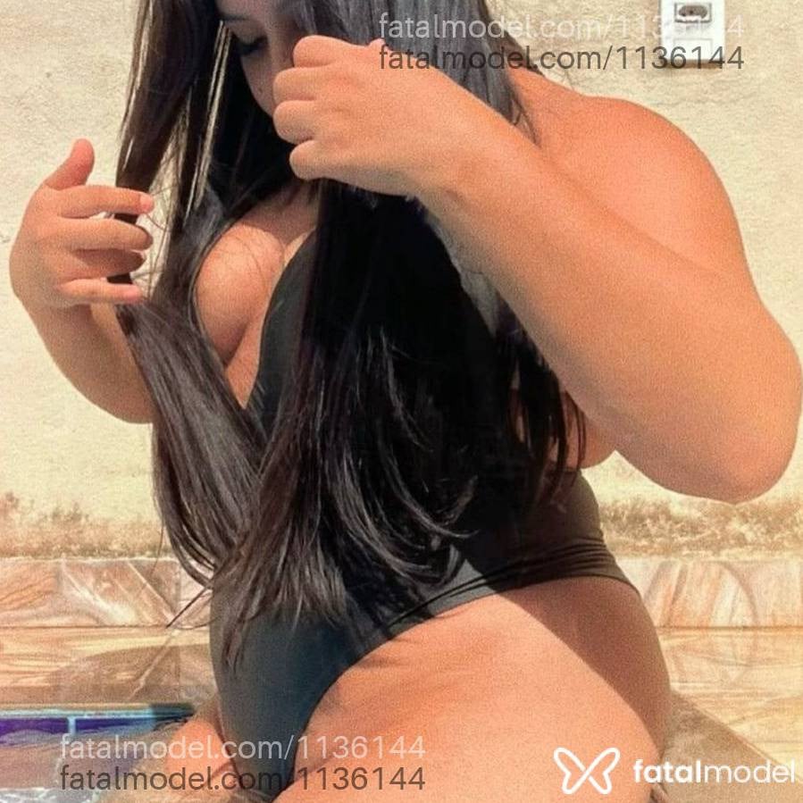 Acompanhante mulher morena (o) de olhos pretos - Belly Nogueira