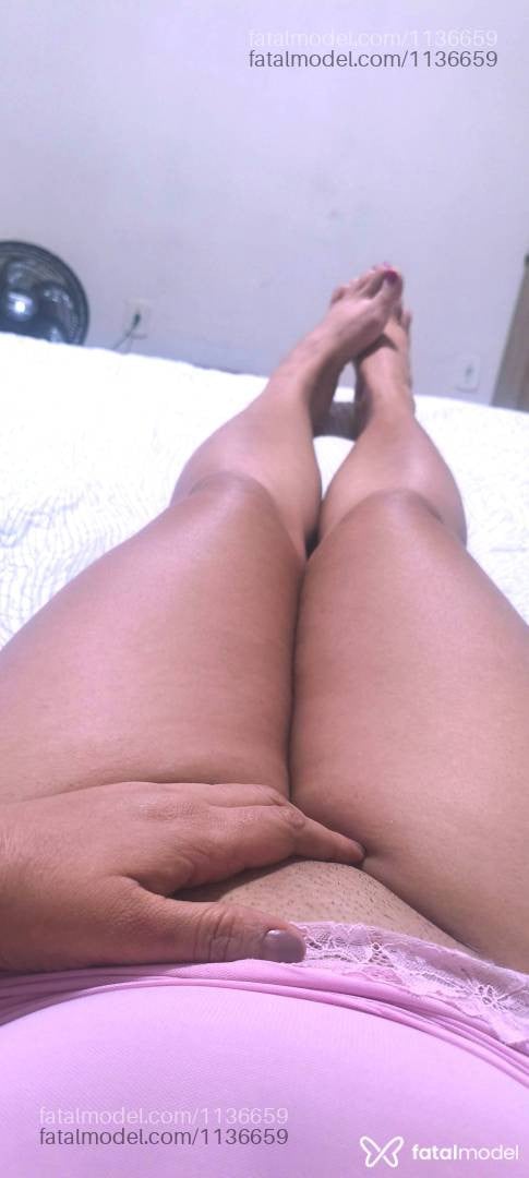 Acompanhante mulher com cabelo castanho de olhos castanhos - Alessa Diasz