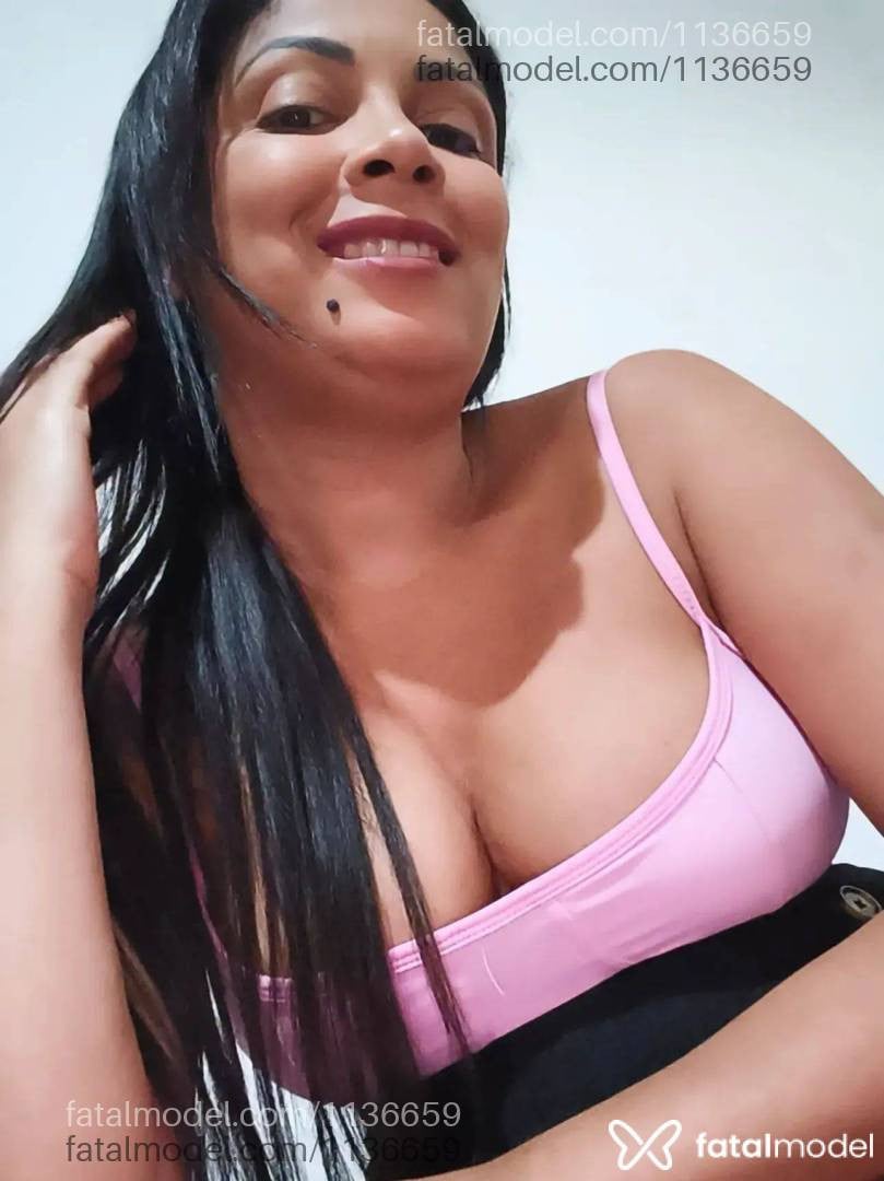 Acompanhante mulher com cabelo castanho de olhos castanhos em Patos de Minas - Alessa Diasz