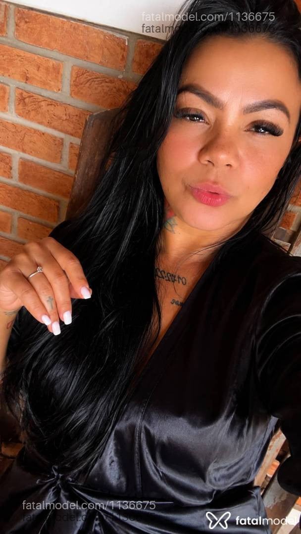 Acompanhante mulher morena (o) de olhos pretos - Gaby Matos