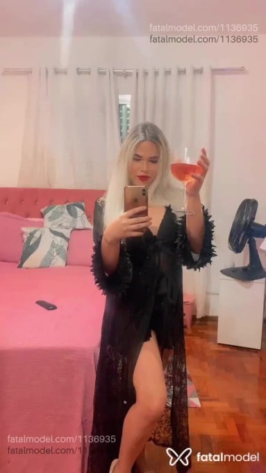 Acompanhante travesti loira (o) de olhos azuis em Ponta Grossa - Angel Lavinia