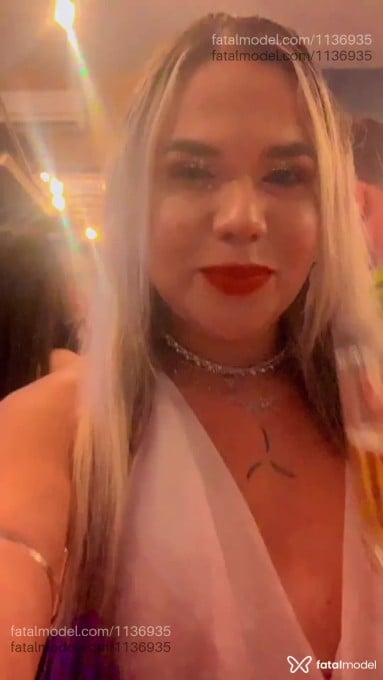 Acompanhante travesti loira (o) de olhos azuis em Ponta Grossa - Angel Lavinia