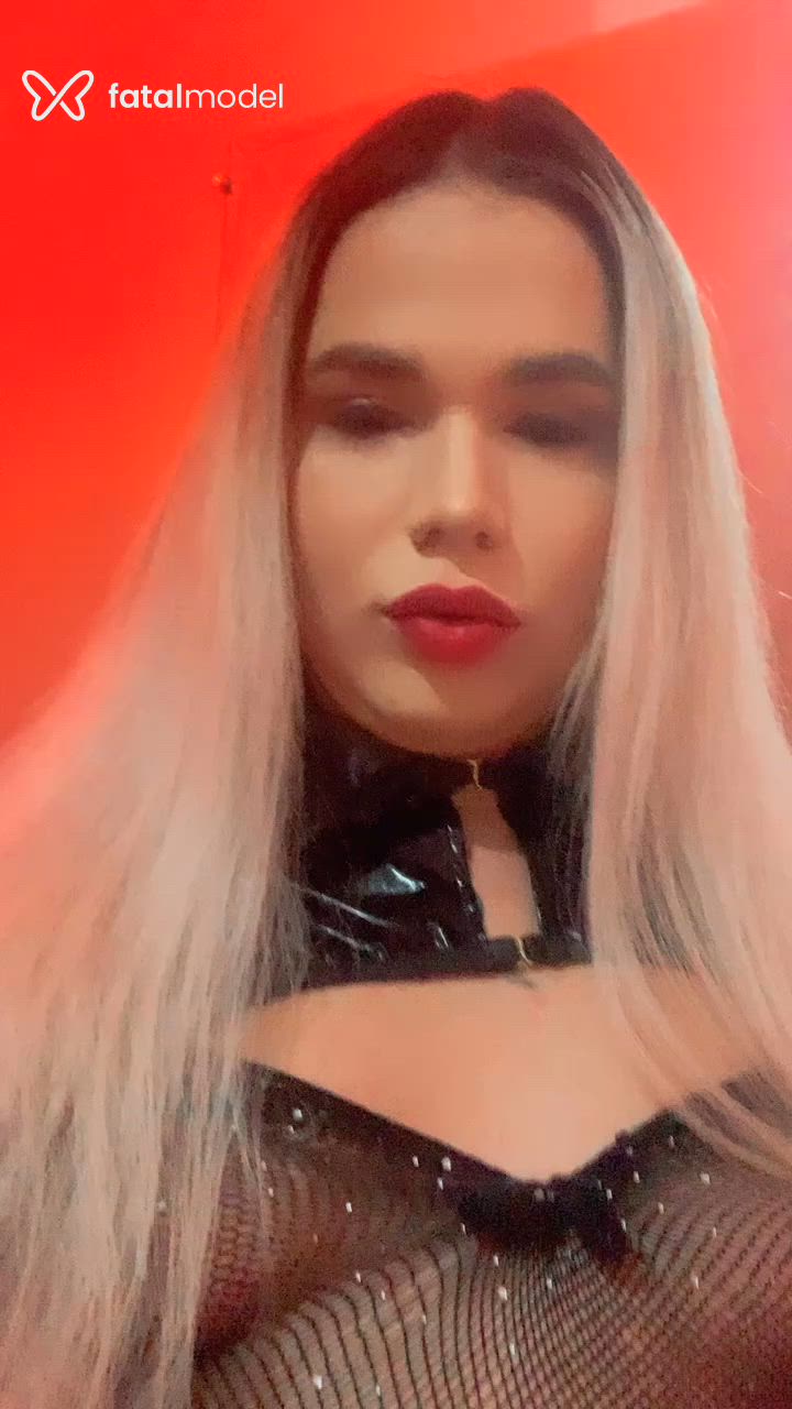 Acompanhante travesti loira (o) de olhos azuis - Angel Lavinia Acompanhante travesti loira (o) de olhos azuis - Angel Lavinia