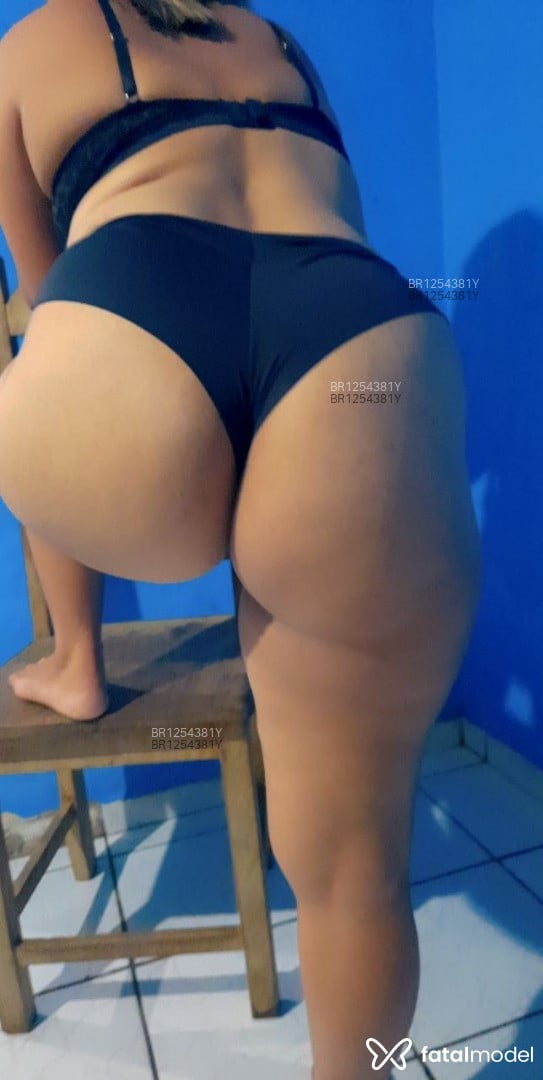 Acompanhante mulher morena (o) de olhos castanhos em Cujubim Acompanhante mulher morena (o) de olhos castanhos em Cujubim - Morena