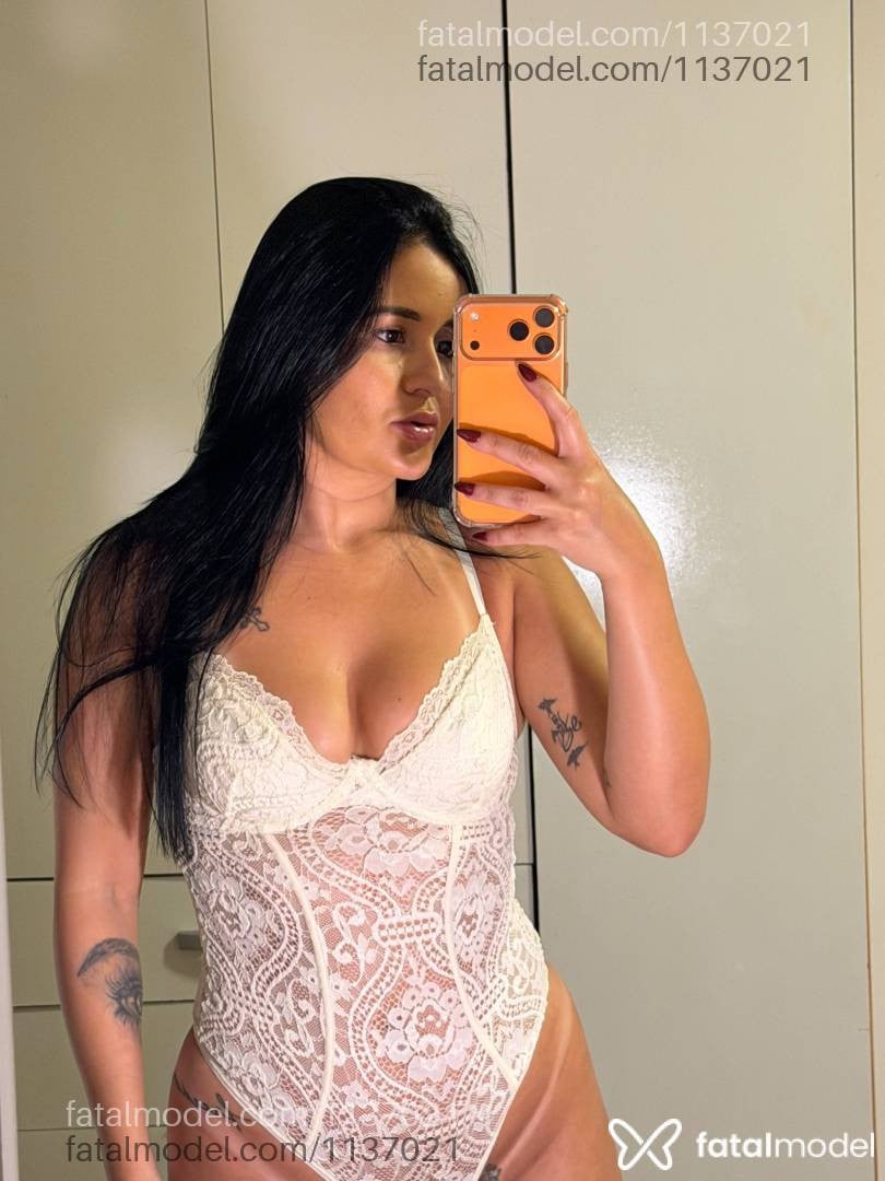 Acompanhante mulher morena (o) de olhos castanhos - KAREN