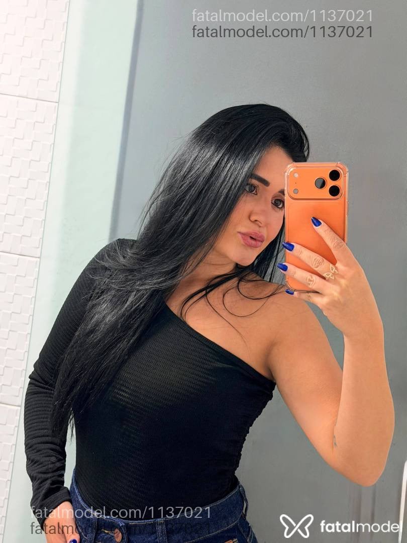 Acompanhante mulher morena (o) de olhos castanhos - KAREN