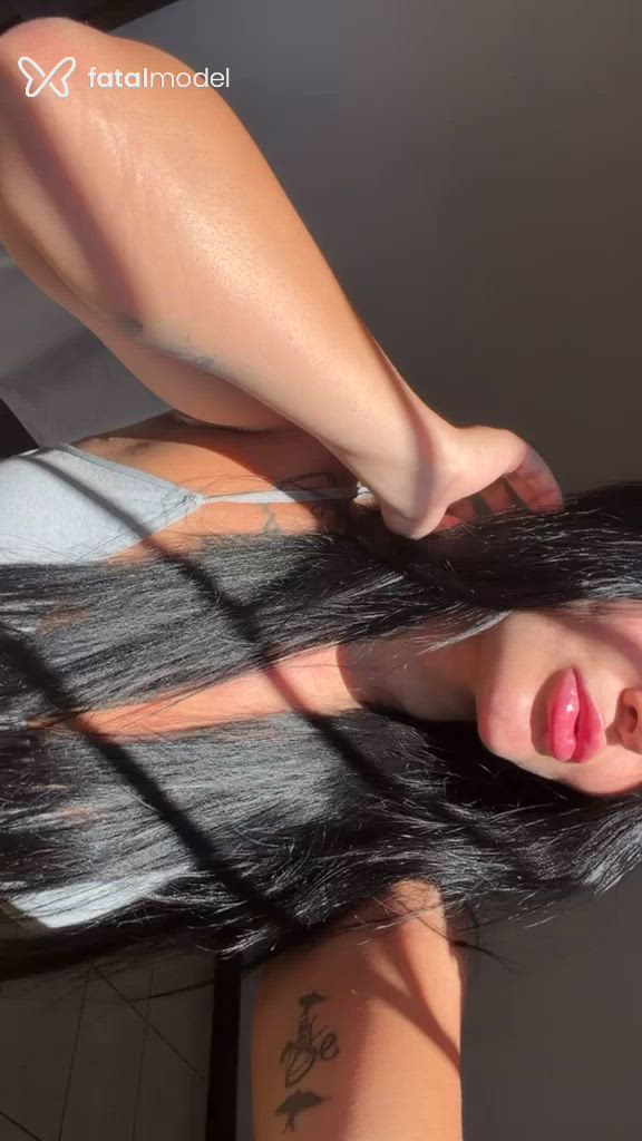Acompanhante mulher morena (o) de olhos castanhos em Irati Acompanhante mulher morena (o) de olhos castanhos em Irati - KAREN