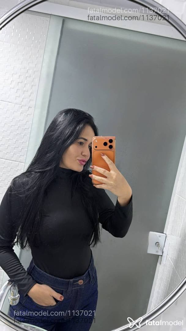 Acompanhante mulher morena (o) de olhos castanhos - KAREN