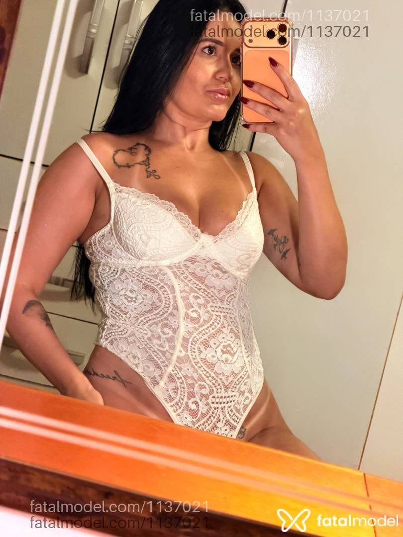 Acompanhante mulher morena (o) de olhos castanhos - KAREN