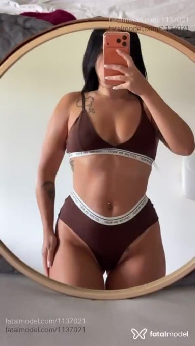 Acompanhante mulher morena (o) de olhos castanhos em Campo Largo - KAREN