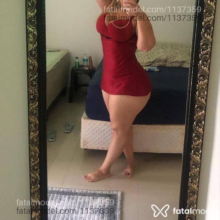 Acompanhante mulher loira (o) de olhos castanhos - Yasmin Nobre