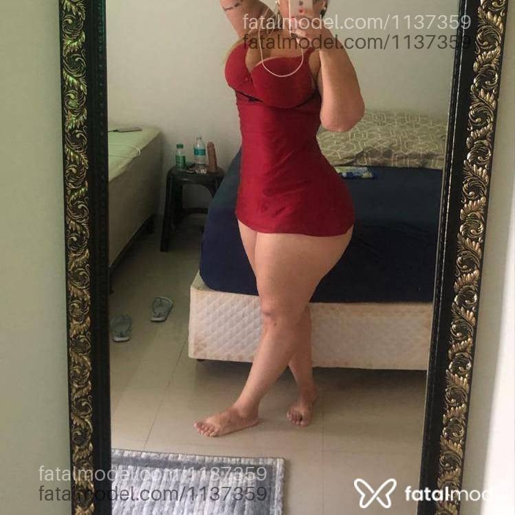 Acompanhante mulher loira (o) de olhos castanhos - Yasmin Nobre