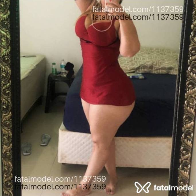 Acompanhante mulher loira (o) de olhos castanhos - Yasmin Nobre