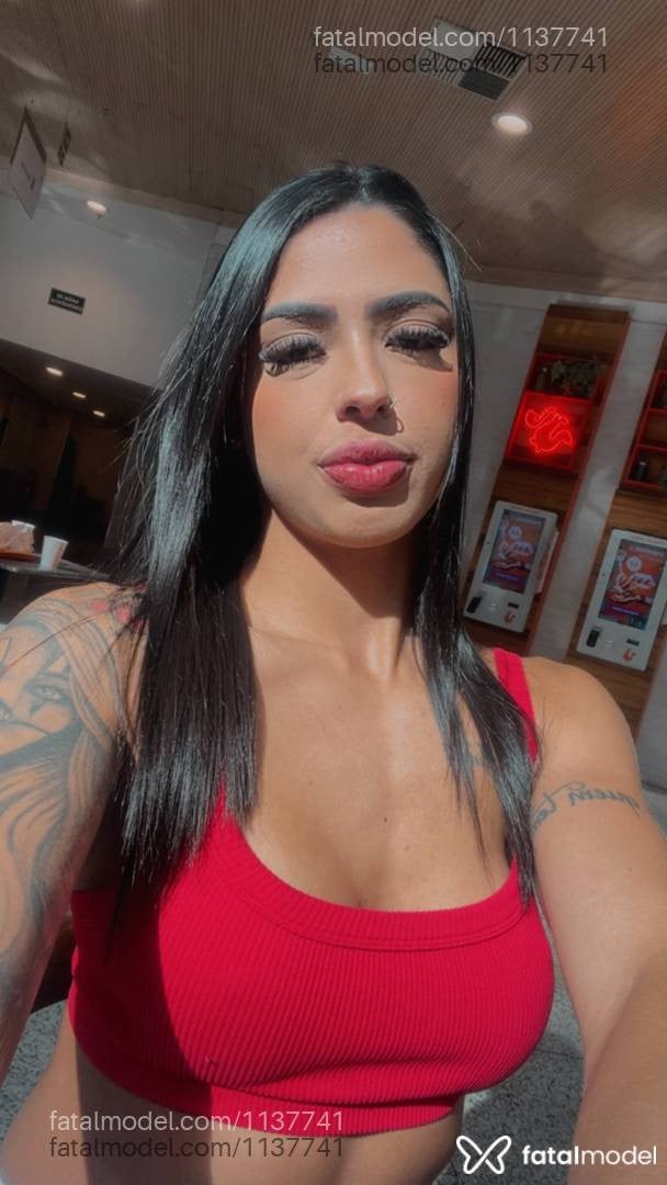 Acompanhante mulher morena (o) de olhos castanhos - Thay Gonçalves