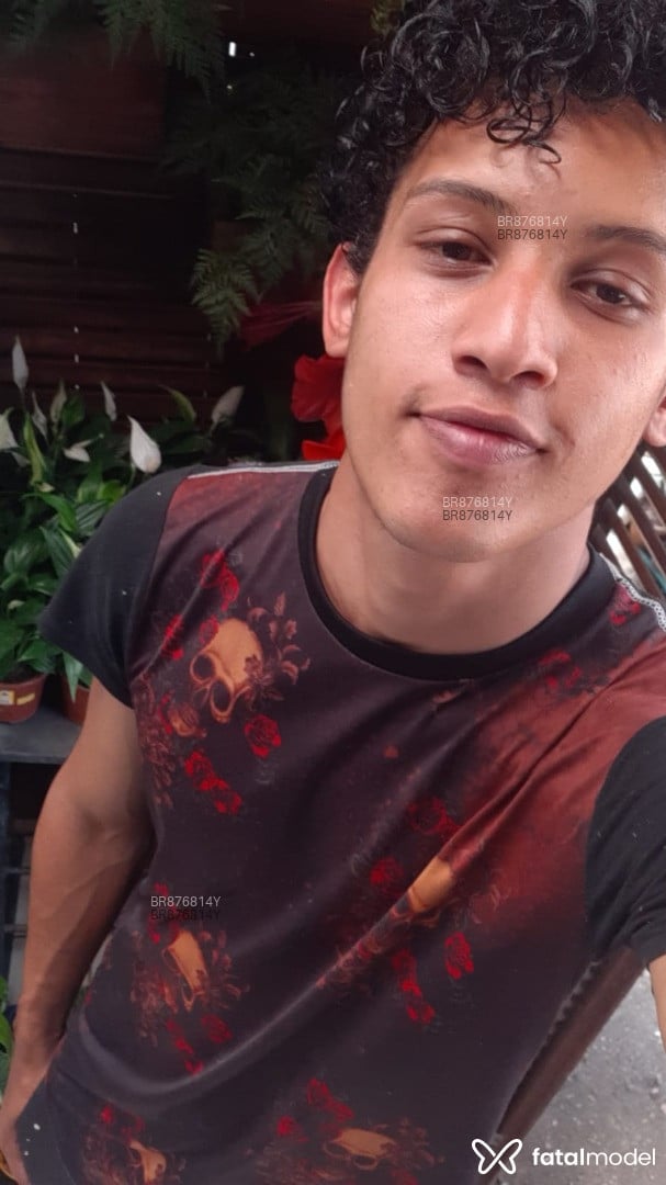 Acompanhante homem morena (o) de olhos castanhos em Uberaba Acompanhante homem morena (o) de olhos castanhos em Uberaba - Matheus
