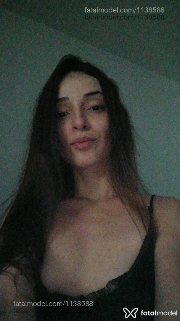 Acompanhante mulher com cabelo castanho de olhos castanhos - Roberta
