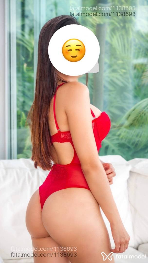 Acompanhante mulher com cabelo castanho de olhos castanhos - Lorena