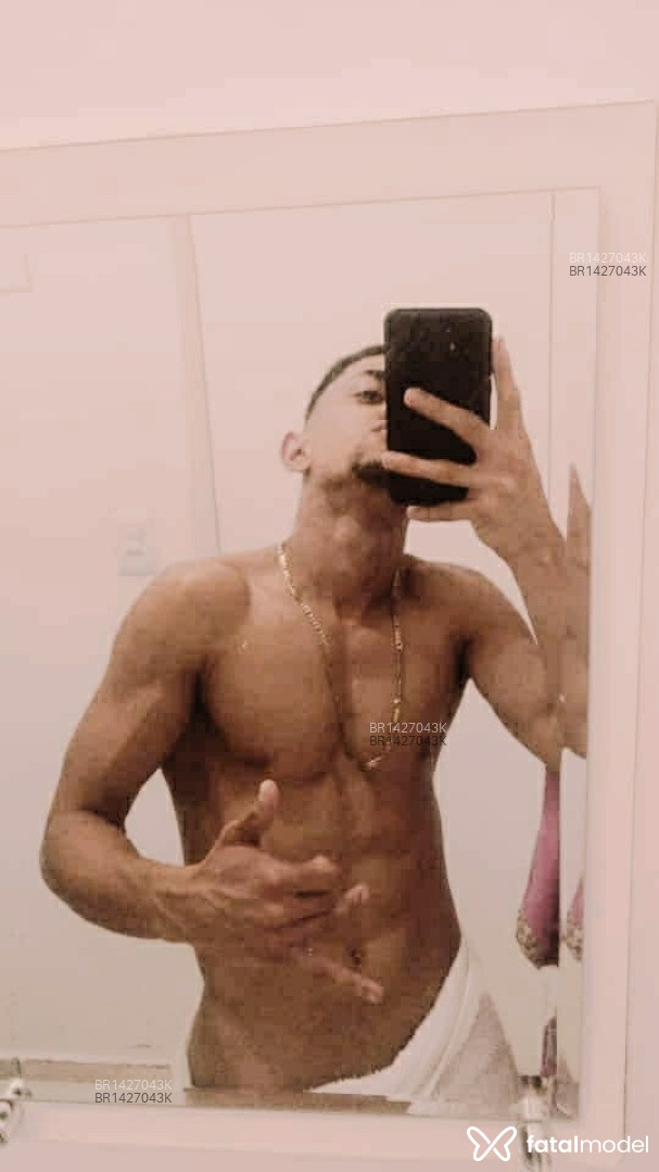 Acompanhante homem com cabelo castanho de olhos castanhos em Virtual - Gabriel