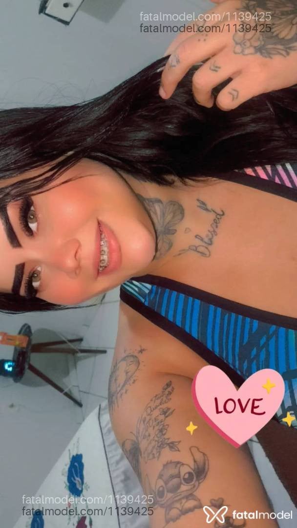 Acompanhante mulher morena (o) de olhos verdes - Vivi Guedes