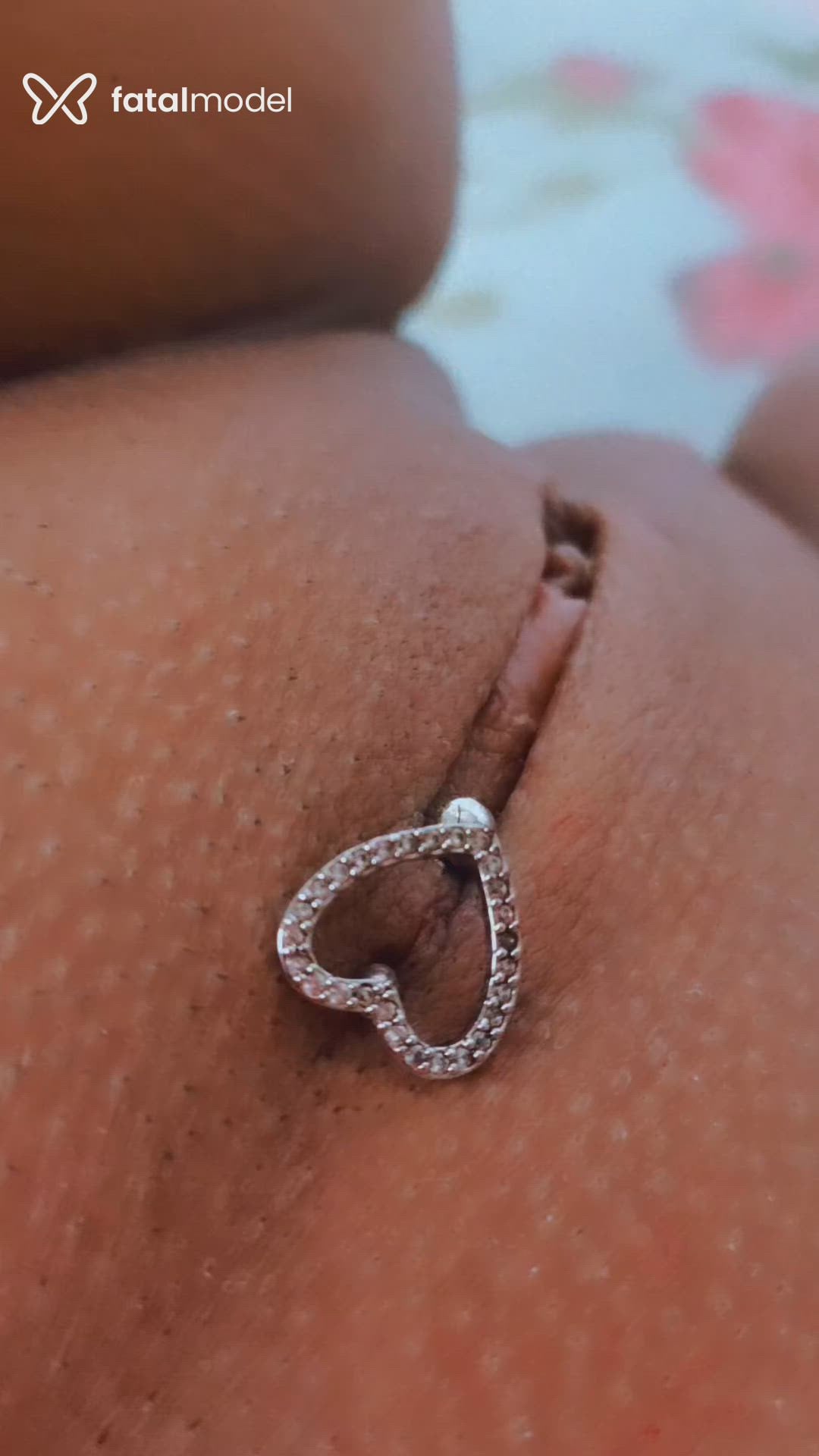 Acompanhante mulher morena (o) de olhos verdes - Vivi Guedes