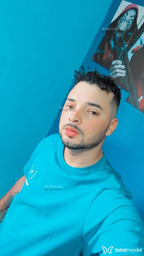 Acompanhante homem morena (o) de olhos castanhos em Porto Alegre - Douglas