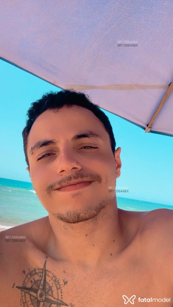 Acompanhante homem morena (o) de olhos castanhos em Betim - Bernardo