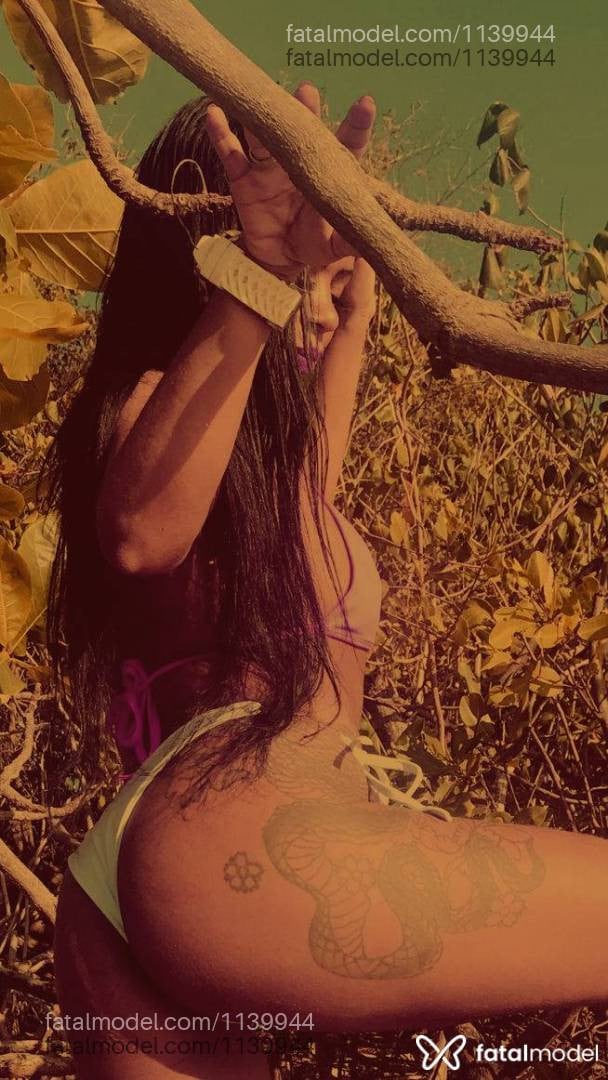Acompanhante mulher com cabelo castanho de olhos pretos - Paty Pitanga