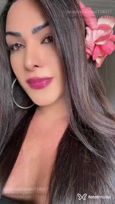 Acompanhante travesti com cabelo castanho de olhos castanhos em Eunápolis Acompanhante travesti com cabelo castanho de olhos castanhos em Eunápolis - Keite