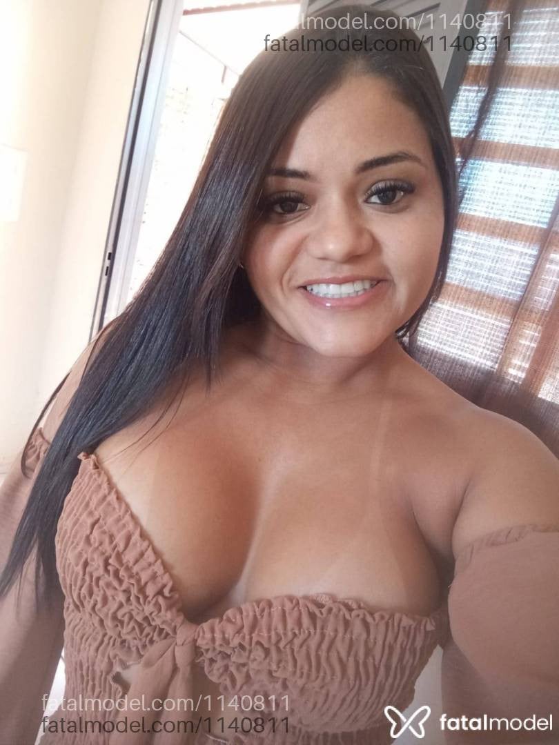 Acompanhante mulher morena (o) de olhos pretos - Catarina