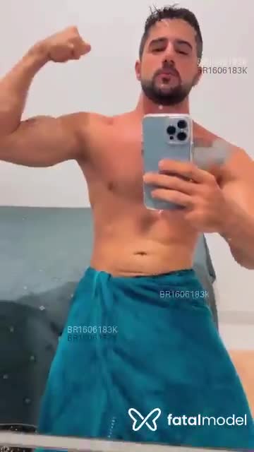 Acompanhante homem com cabelo castanho de olhos castanhos em Aracaju - Torres