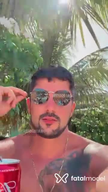 Acompanhante homem com cabelo castanho de olhos castanhos em Aracaju - Torres