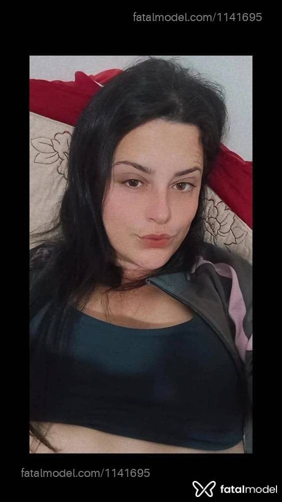 Acompanhante mulher com cabelo castanho de olhos castanhos - Maria Alice Acompanhante mulher com cabelo castanho de olhos castanhos - Maria Alice