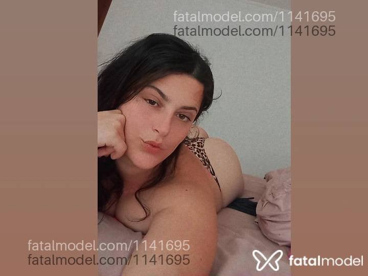 Acompanhante mulher com cabelo castanho de olhos castanhos - Maria Alice