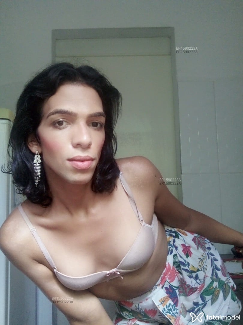 Acompanhante mulher trans morena (o) de olhos castanhos em Nova Venécia - Maria Luiza