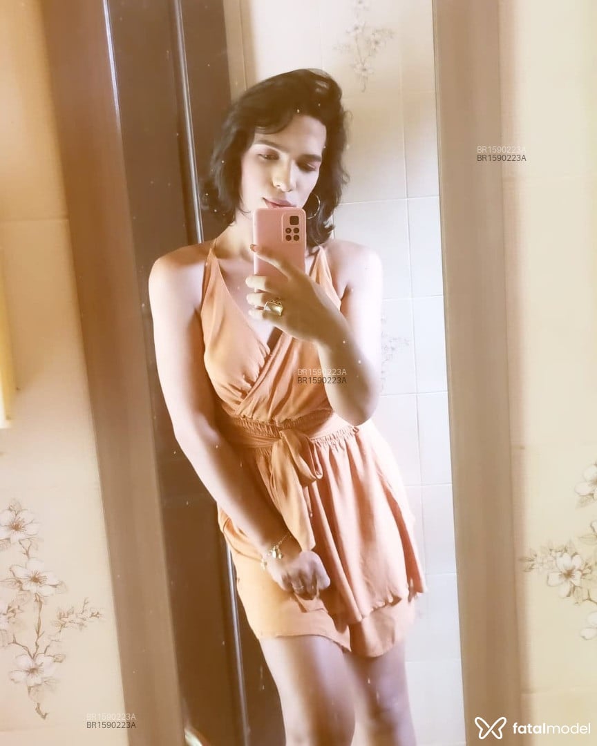 Acompanhante mulher trans morena (o) de olhos castanhos em Nova Venécia - Maria Luiza