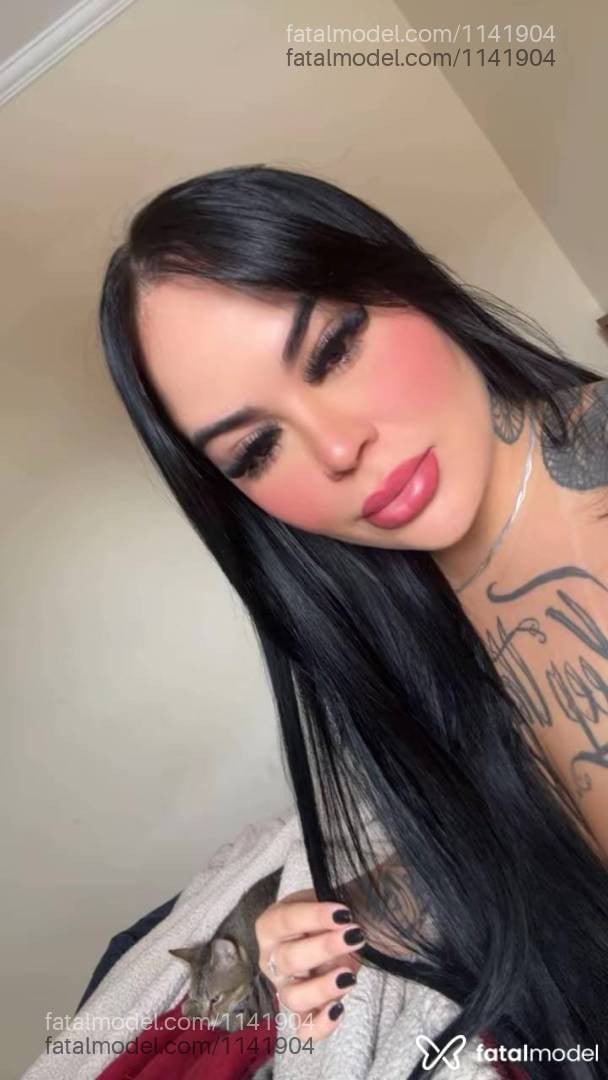Acompanhante mulher morena (o) de olhos castanhos - Thalia mestiçaa