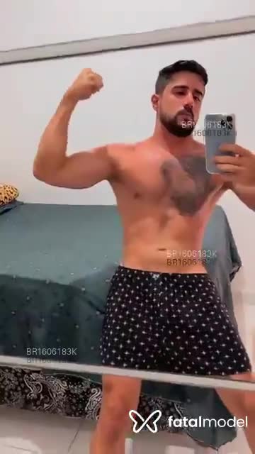 Acompanhante homem com cabelo castanho de olhos castanhos em Aracaju - Torres