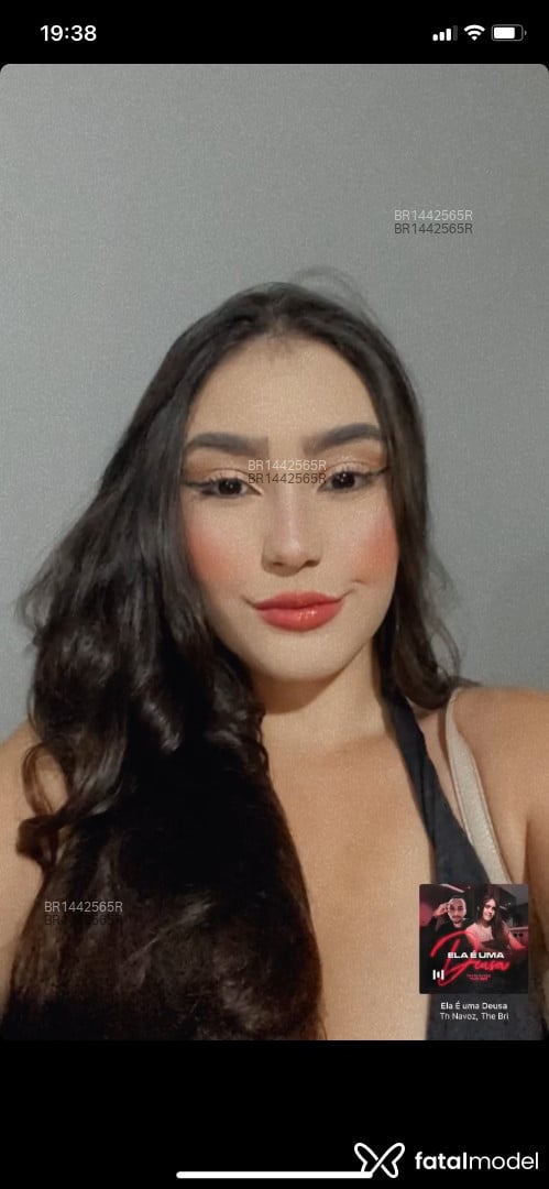 Acompanhante mulher com cabelo castanho de olhos castanhos em Brasília Acompanhante mulher com cabelo castanho de olhos castanhos em Brasília - Eduarda
