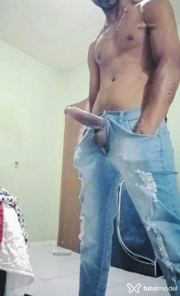 Acompanhante homem com cabelo castanho de olhos castanhos em Macaé - Jonathan